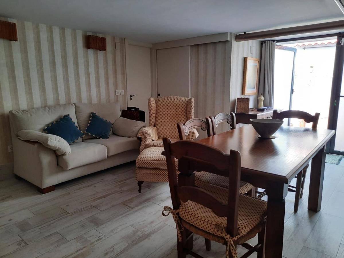 Un Apartamento Vacacional Con Detalles De Un Hogar Майрена-дель-Альхарафе Экстерьер фото