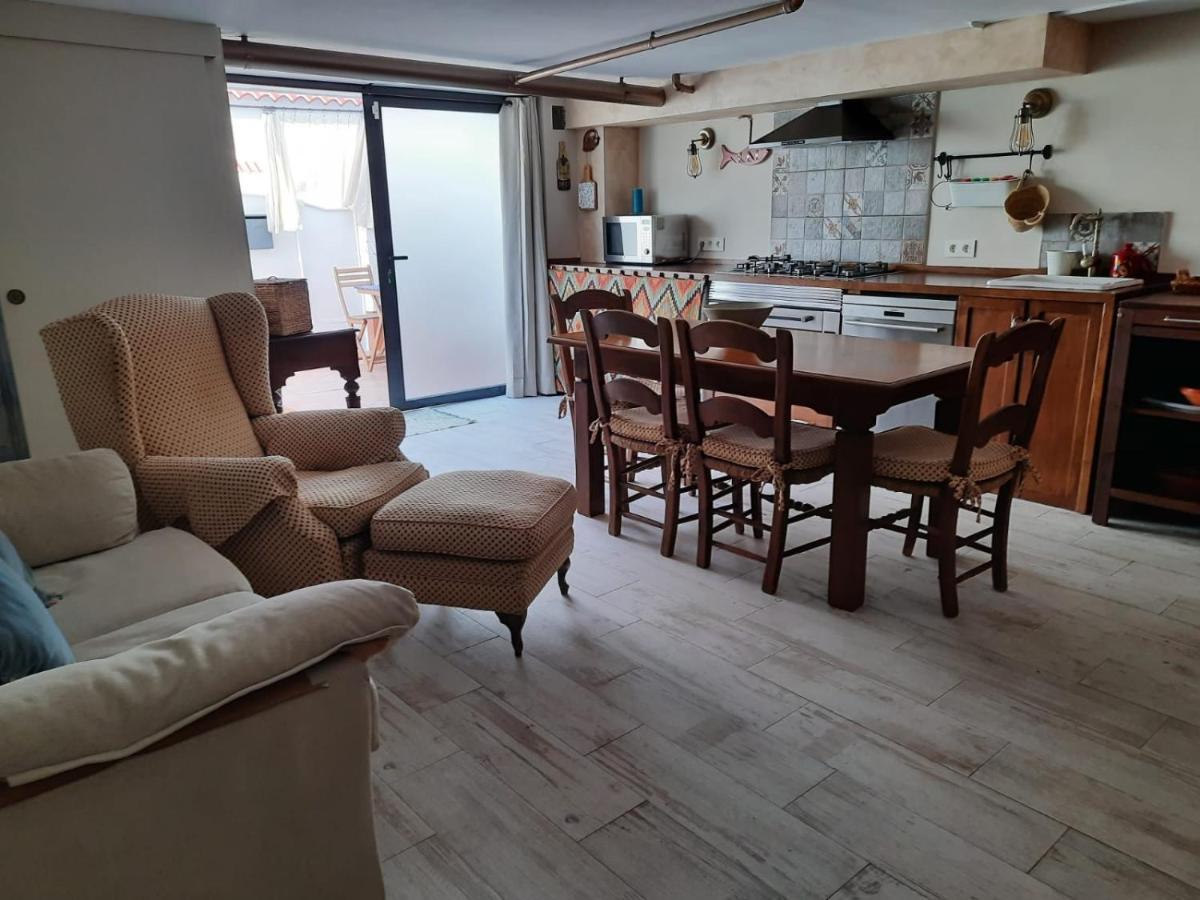 Un Apartamento Vacacional Con Detalles De Un Hogar Майрена-дель-Альхарафе Экстерьер фото